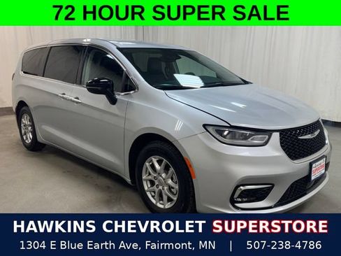 Used 2024 Chrysler Pacifica Touring-L FWD image 1