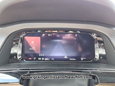 Used 2025 Volkswagen Atlas Cross Sport SEL R-Line AWD/4WD image 14