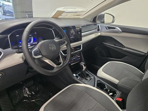 New 2026 Volkswagen Taos SE FWD image 23