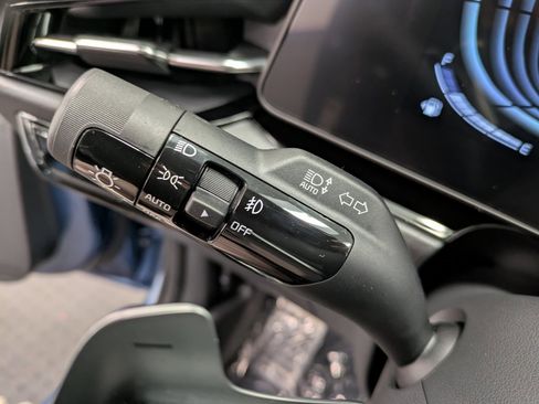 Certified 2024 Kia Niro SX Touring image 17