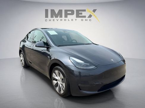 Used 2024 Tesla Model Y Long Range AWD/4WD image 7