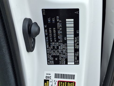 Certified 2023 Toyota Sienna Platinum image 30