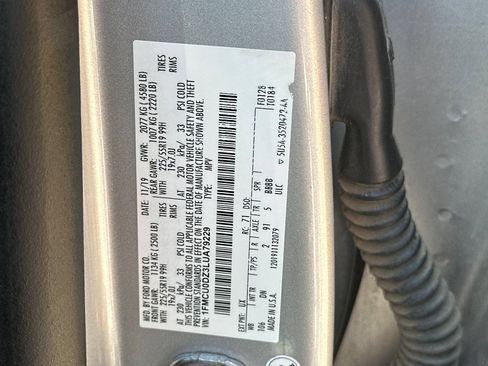Used 2020 Ford Escape Titanium FWD image 29