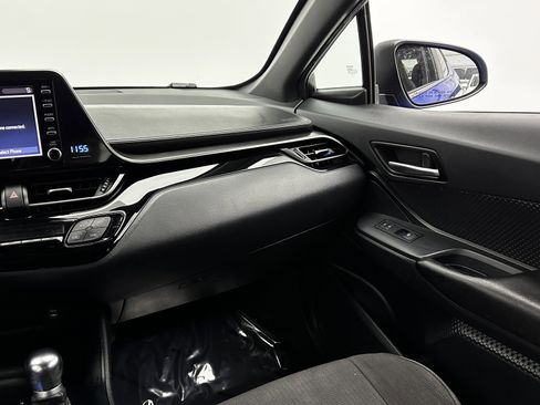 Used 2019 Toyota C-HR LE image 22