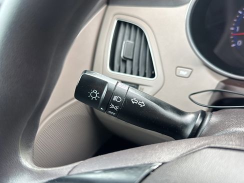 Used 2013 Hyundai Tucson GL image 27