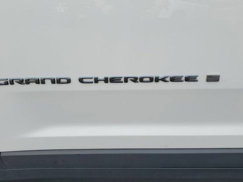 Used 2024 Jeep Grand Cherokee Limited 4xe AWD/4WD image 8