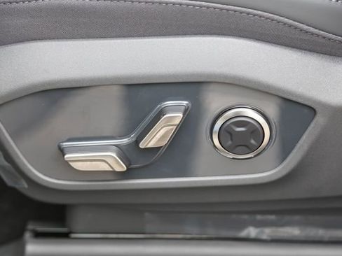 New 2026 Kia EV9 Wind image 29