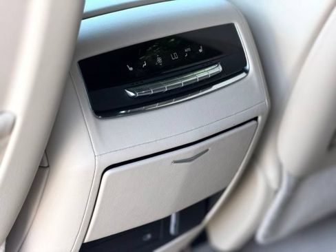 Used 2023 Cadillac Escalade ESV Premium Luxury AWD/4WD image 30