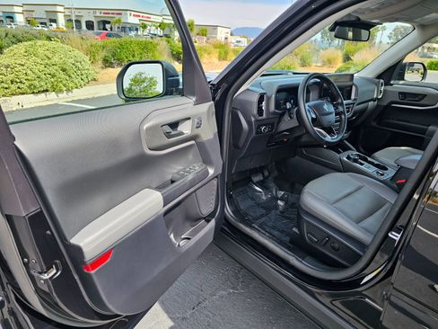 Used 2025 Ford Bronco Sport Badlands image 15