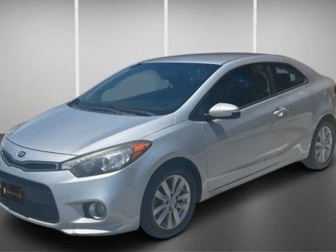 Used 2016 Kia Forte Koup EX FWD image 2