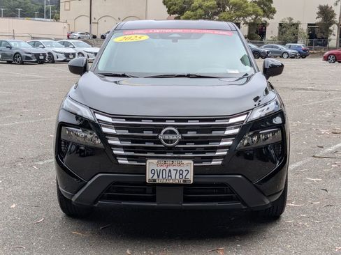 Certified 2025 Nissan Rogue SV FWD image 3