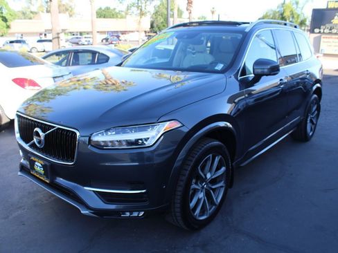 Used 2017 Volvo XC90 T6 Momentum w/ Vision Package image 4