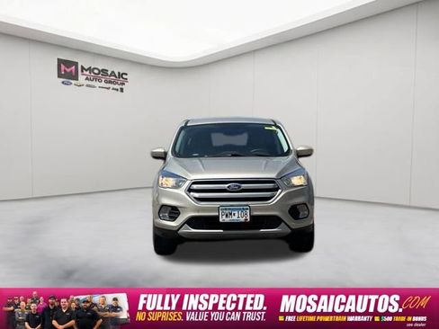 Used 2017 Ford Escape SE FWD image 2
