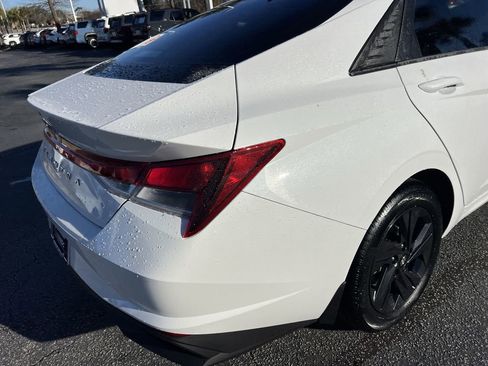 Used 2023 Hyundai Elantra SEL image 10