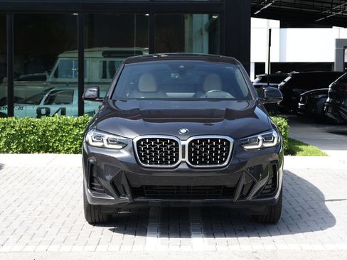 Used 2025 BMW X4 xDrive30i w/ Premium Package AWD/4WD image 3