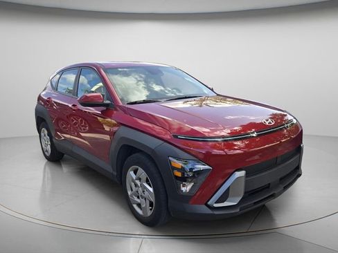 Used 2024 Hyundai Kona SE image 4