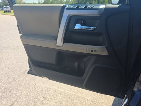 Used 2019 Toyota 4Runner Limited AWD/4WD image 27