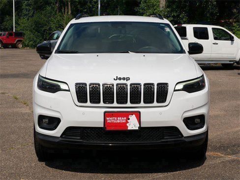 Used 2023 Jeep Cherokee Altitude Lux image 2