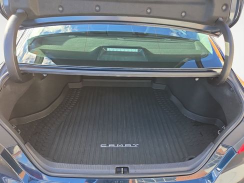 Used 2020 Toyota Camry SE image 17