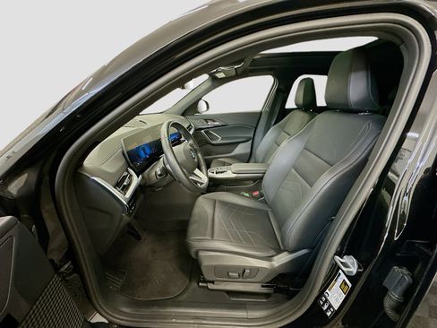 Used 2025 BMW X2 xDrive28i AWD/4WD image 13