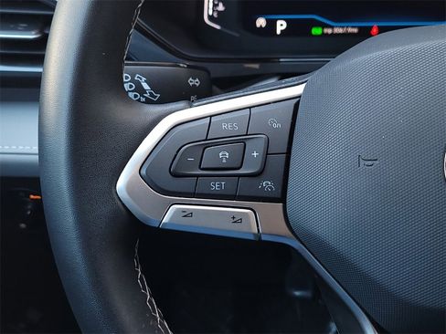 Used 2022 Volkswagen Taos SEL image 22