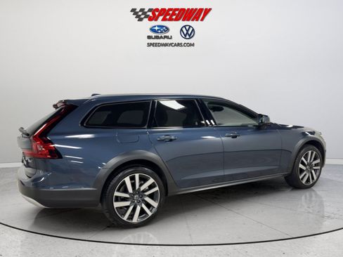 Used 2025 Volvo V90 B6 Cross Country Plus w/ Climate Package AWD/4WD image 5
