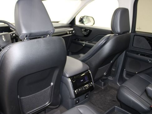 New 2026 Lincoln Aviator AWD image 27