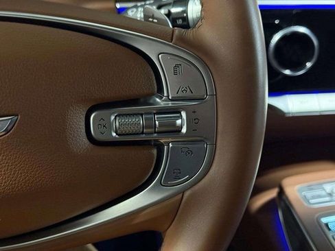 Used 2025 Genesis GV70 2.5T w/ Advanced Package image 18