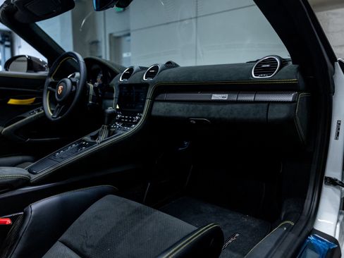 Certified 2025 Porsche 718 Boxster Spyder RS RWD image 35