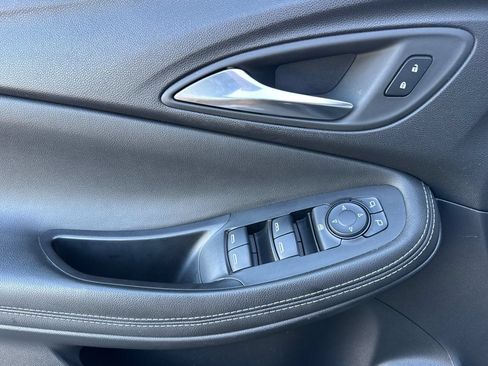Certified 2024 Buick Encore GX Preferred FWD image 11