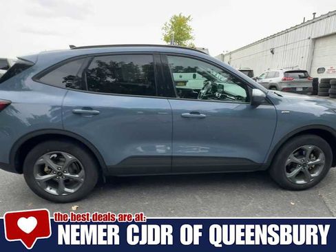 Used 2025 Ford Escape ST-Line Select AWD/4WD image 9