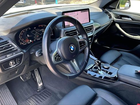 Certified 2024 BMW X4 xDrive30i w/ Premium Package image 17