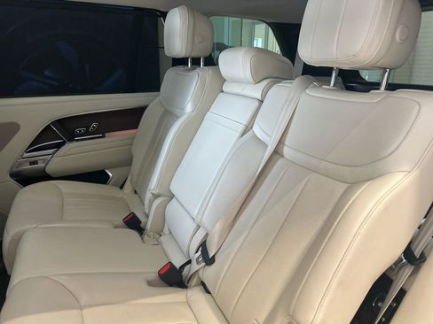 Used 2024 Land Rover Range Rover Long Wheelbase SE image 13