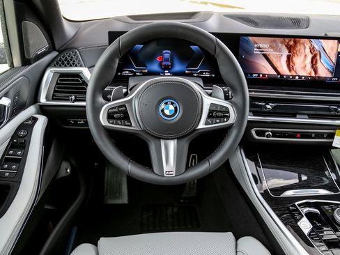 New 2026 BMW X5 xDrive50e w/ M Sport Package image 10