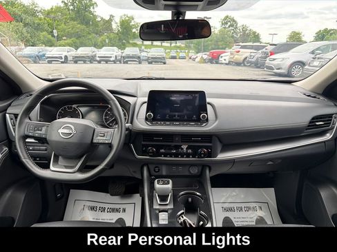 Used 2025 Nissan Rogue SV w/ SV Premium Package FWD image 15