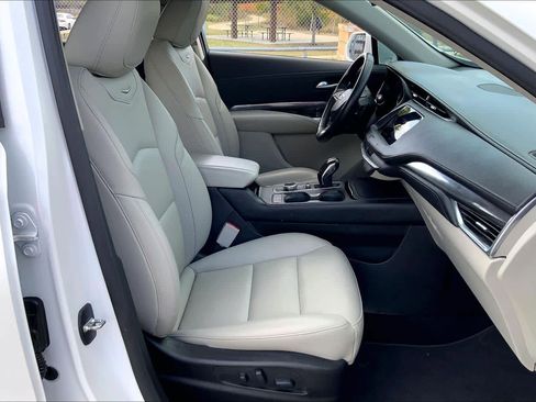 Used 2019 Cadillac XT4 Luxury image 9
