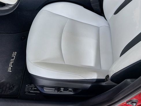 Used 2016 Toyota Prius Four Touring w/ Premium Convenience Package image 20