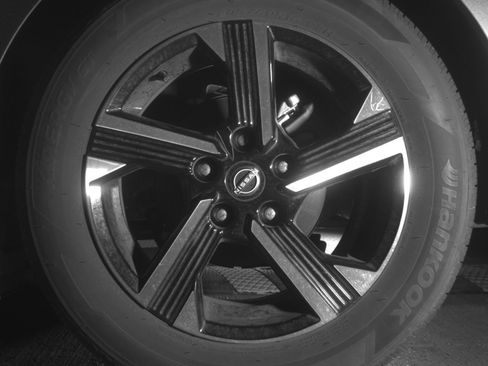 Used 2025 Nissan Sentra SV image 14