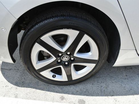 Used 2016 Toyota Prius Four Touring w/ Premium Convenience Package FWD image 31