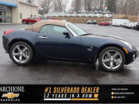 Used 2007 Pontiac Solstice Convertible w/ Premium Package image 1