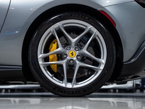 Used 2021 Ferrari Roma RWD image 13