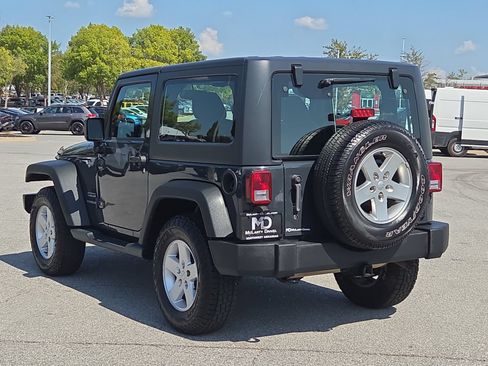 Used 2017 Jeep Wrangler Sport w/ Quick Order Package 24S AWD/4WD image 4
