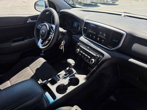 Used 2022 Kia Sportage LX AWD/4WD image 11