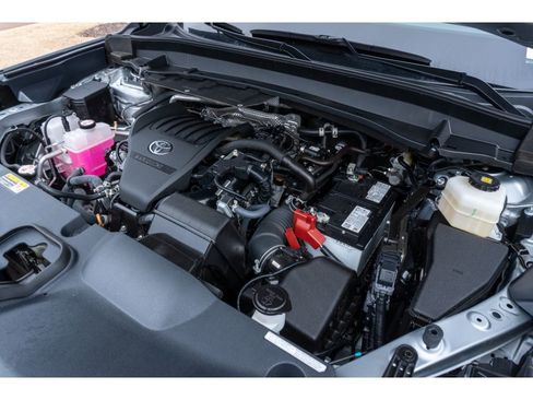 Used 2025 Toyota Grand Highlander FWD image 31