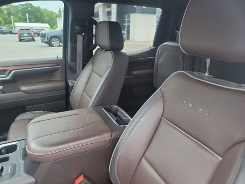 Used 2023 GMC Sierra 1500 Denali w/ Denali Reserve Package AWD/4WD image 15
