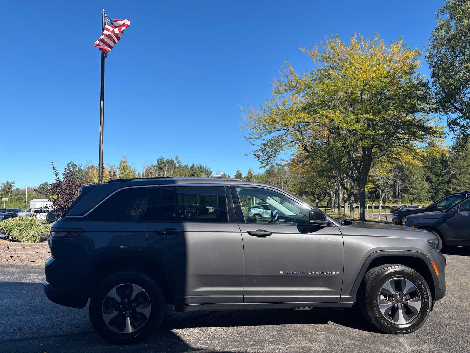 Used 2024 Jeep Grand Cherokee Limited 4xe AWD/4WD image 10