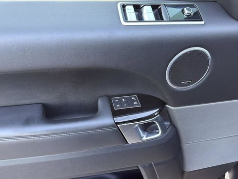 Used 2020 Land Rover Range Rover Sport HSE image 12