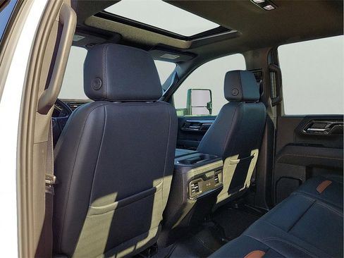 Used 2024 GMC Sierra 2500 AT4 w/ AT4 Preferred Package image 12