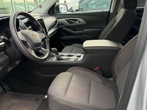 Used 2020 Chevrolet Traverse LS image 7