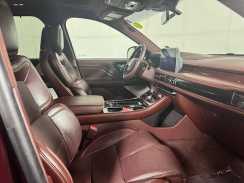 Certified 2023 Lincoln Aviator Black Label w/ Dynamic Handling Package AWD/4WD image 11